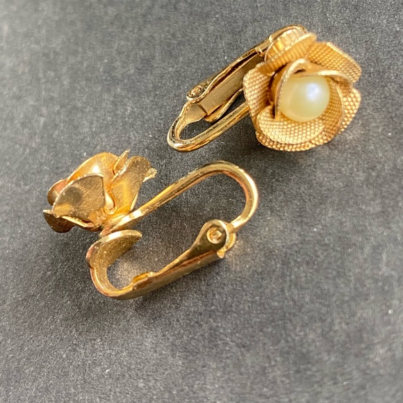 Antique Clip On Earrings - Gold & Pearl - Set of 3 - Picture 7 of 7